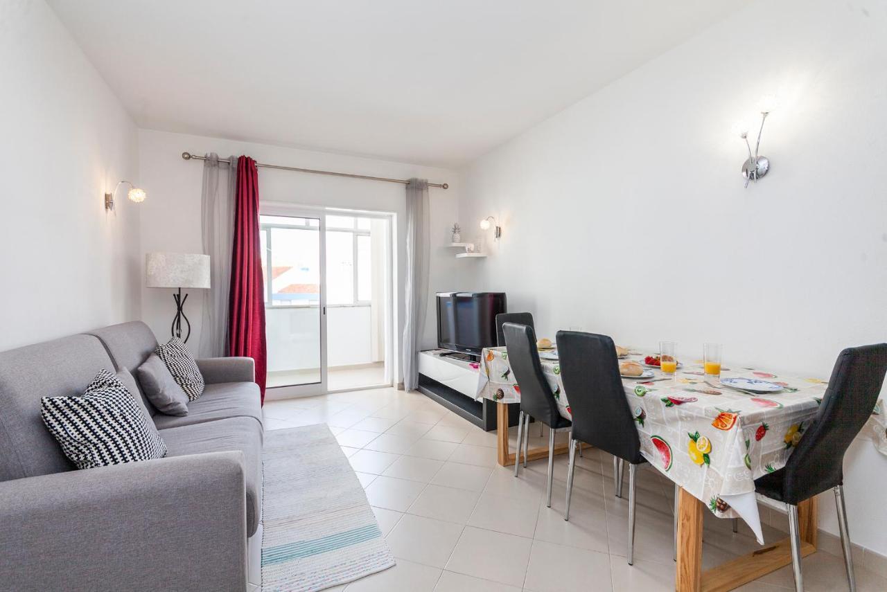 A61 - Largo Do Moinho In Apartment Lagos